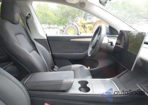 2024 Tesla Model Y Long Range Dual Motor All-Wheel Drive from USA, damaged, VIN 7SAYGDEE4RA247532